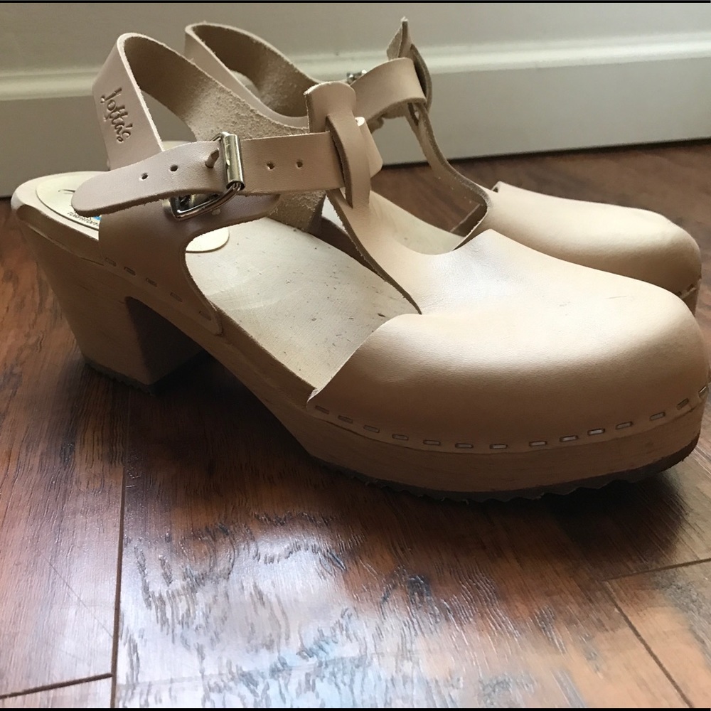 Lotta from Stockholm Highwood tbar clogs in nude